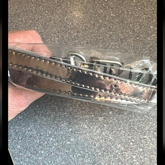 Hold Louis Vuitton Shimmering Pewter/Chrome Satchel - Picture 4 of 4